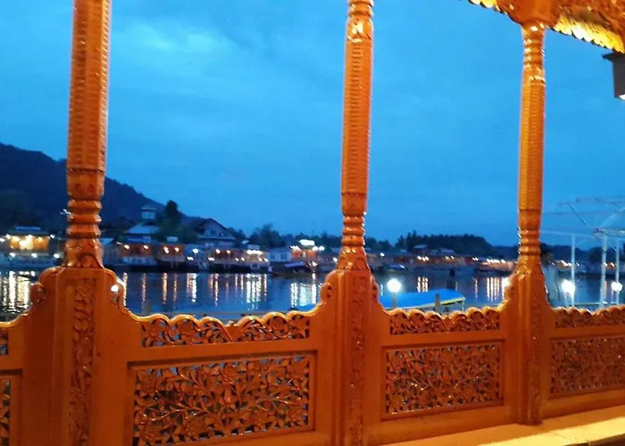 The Heritage Group Of Houseboats