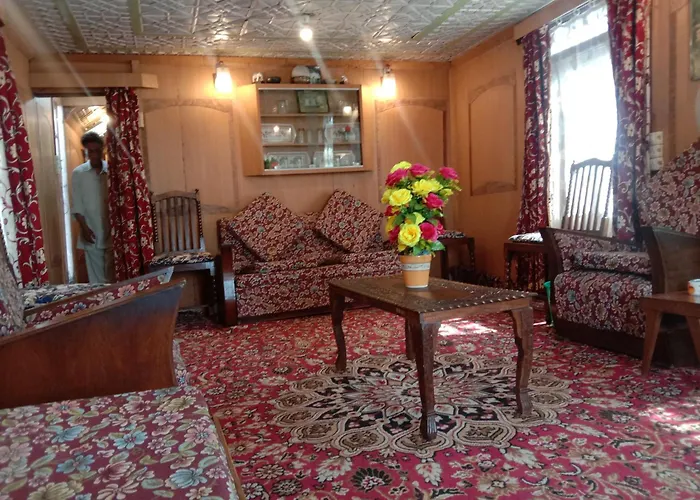 The Bombay Group Of House Boat